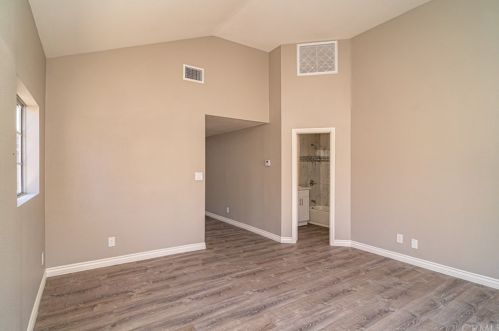 5477 Myrtle Ave, Long Beach CA 90807-2440 exterior