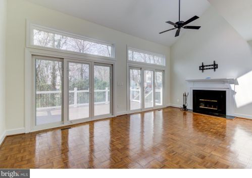 12 Marsh Woods Ln, Wilmington, DE 19810-3942