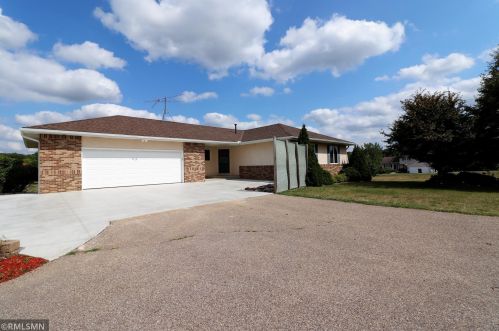 19915 Erin Ave, Prior Lake, MN 55372-8762