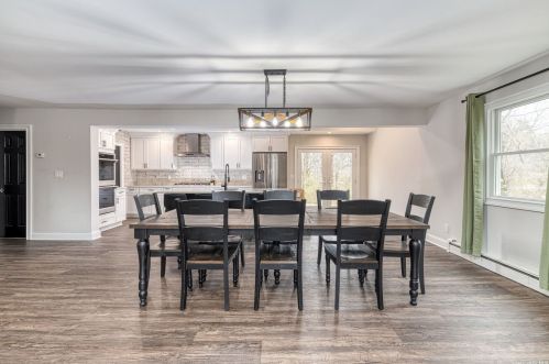 17 Harbor Oaks Dr, San Remo NY  11754-1012 exterior