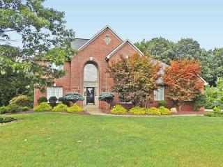 121 Hidden Oak Dr, Seven Fields, PA 16046-2341
