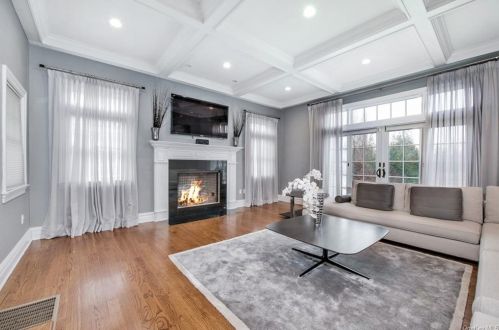 18 Hilltop Dr, Rye Brook NY  10573-5308 exterior