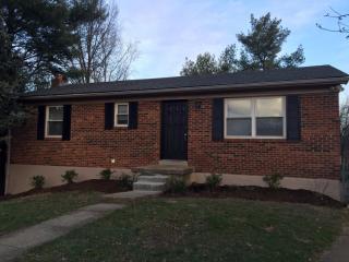 3664 Bass Ct, Lexington, KY 40517-3302