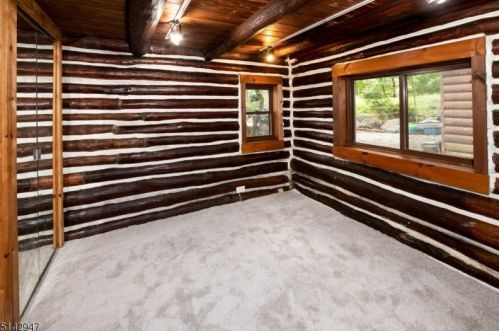 112 Pinecliff Lake Dr, West Milford Lakes NJ  07480-1378 exterior