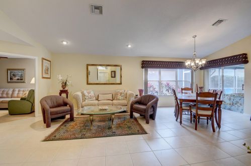 7271 Mistral Ct, Boynton Beach, FL 33437-6497