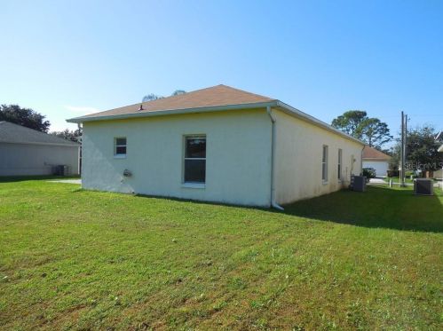 1028 Derbyshire Dr, Kissimmee FL 34758-3120 exterior