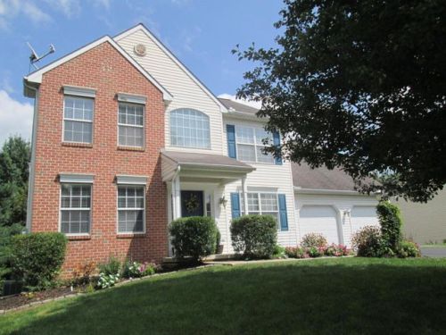 616 Redwood Dr, Lancaster, PA 17602-4793