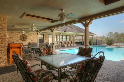 10436 League Line Rd, Conroe TX 77304-1029 exterior