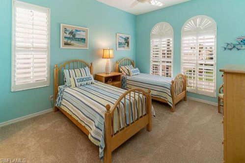 446 Bayside Ave, Naples FL 34108-2314 exterior