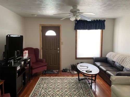 527 5th Ave, Ford City, PA 16226-1028