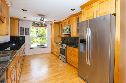 1371 Tahiti Dr, Sanibel FL  33957-2613 exterior