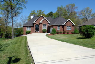 575 Deer Creek Dr, Crossville, TN 38571-3215