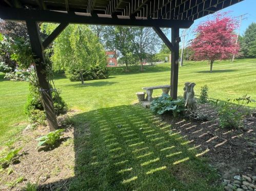 4 Saratoga Ct, Easton PA  18040-1046 exterior