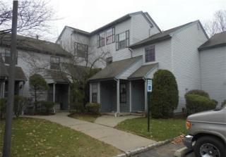 1309 Woodbridge Commons Way, Iselin NJ  08830-3042 exterior