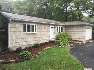 2816 Ocean Ave, Hauppauge, NY 11779-5222