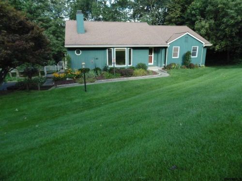 21 Mallards Lndg, Waterford, NY 12188-1035