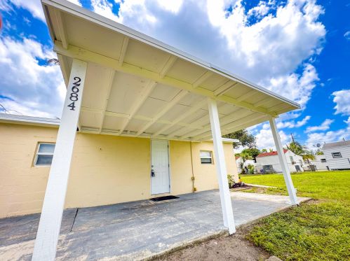 2684 Hinda Rd, West Palm Beach, FL 33403-1450