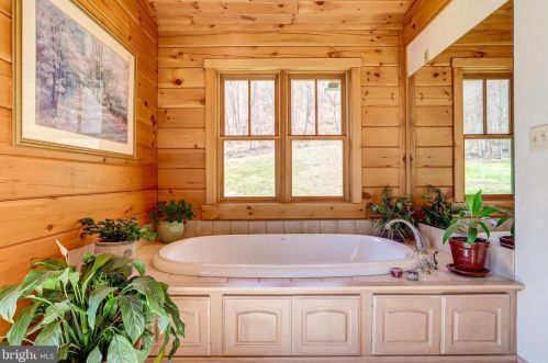 3714 Mountain Rd, Haymarket VA  20169-1739 exterior