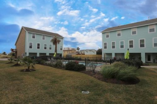 3100 75th St, Galveston TX  77551-1669 exterior