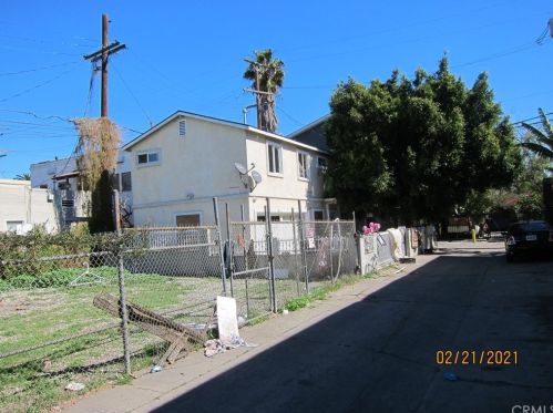 1071 Chanda Ct, Long Beach, CA 90813-4813