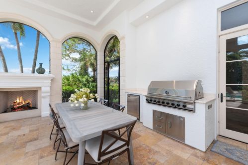 3855 Isla Del Sol Way, Naples FL  34114-9484 exterior