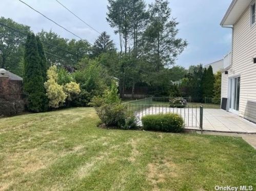 178 Wolf Hill Rd, Huntington Station NY  11747-1339 exterior