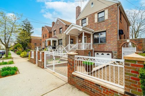 1526 Waring Ave, Bronx, NY 10469-5914