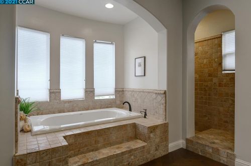 11030 Inspiration Cir, Pleasanton CA 94568-5530 exterior