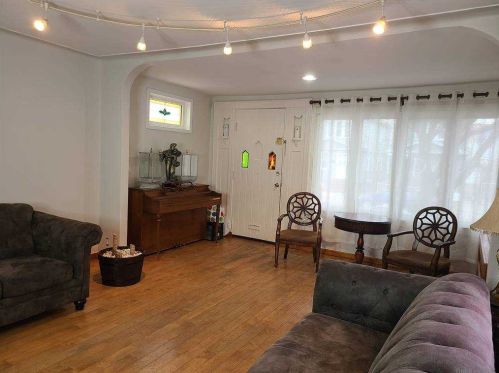 130-28 117th St, Jamaica, NY 11420-1469