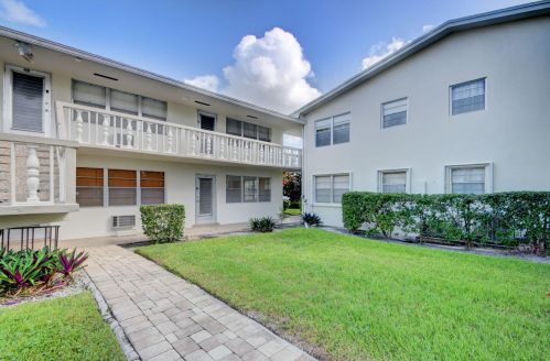 77 Sheffield D, West Palm Beach, FL 33417-1559