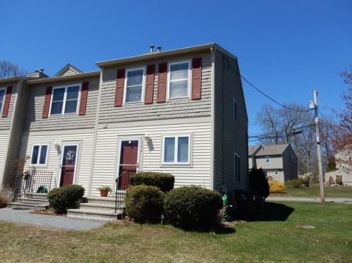 156 Fairway Dr, Coventry, RI 02816-5782