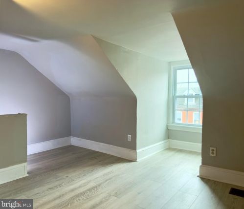 565 Pershing Ave, Lancaster PA  17602-4369 exterior