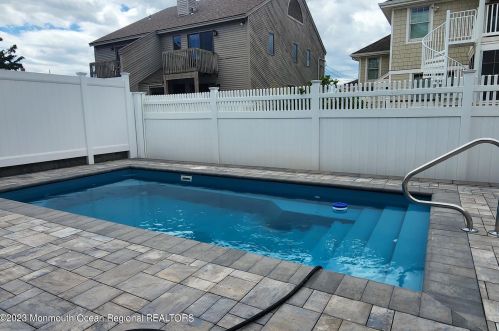 14 Bond Ave, Lavallette, NJ 08735-2108