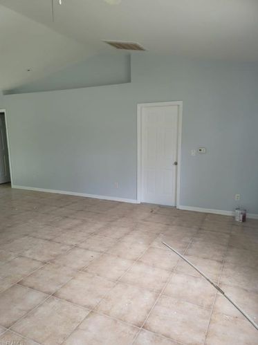 4202 10th St, Lehigh Acres, FL 33976-2708