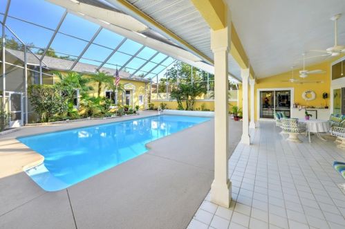 2585 Spruce Creek Blvd, Daytona Beach FL  32128-6787 exterior
