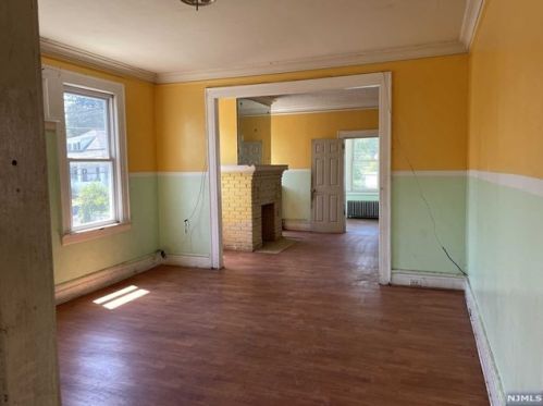 432 Stuyvesant Ave, Irvington NJ  07111-2046 exterior