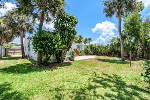 16 Swinton Cir, Delray Beach FL  33444-4256 exterior