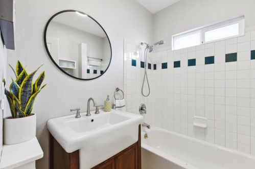 2924 61st Ave, Oakland CA  94605-1517 exterior