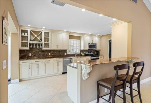 4575 Sanderling Cir, Boynton Beach, FL 33436-5143