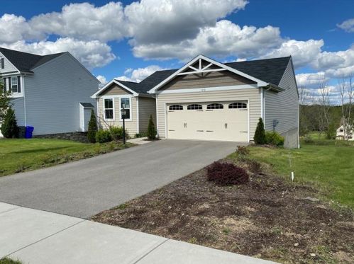 120 Leslie Farms Dr, Evans City, PA 16033-4722