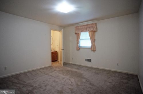 8 Brentwood Rd, Camp Hill PA  17011-2503 exterior