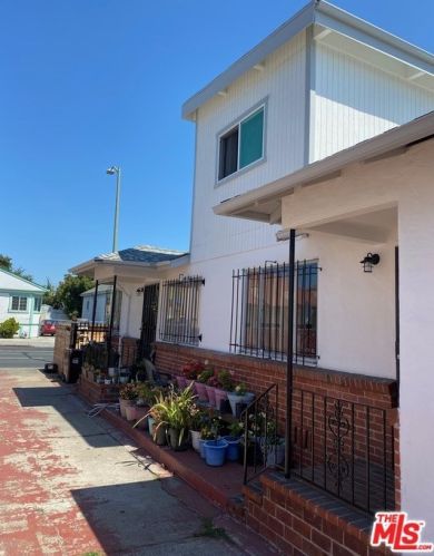 1422 98th Ave, Oakland CA  94603-2502 exterior