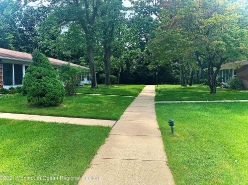 1194 Clydebank Ct, Lakewood, NJ 08701-7932