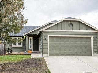 5764 Mica St, Springfield OR  97478-8522 exterior
