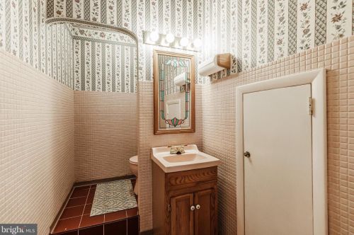 1601 2nd St, Philadelphia PA 19133-0033 exterior