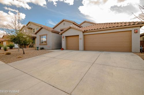 7101 Fall Garden Way, Tucson, AZ 85757-8208