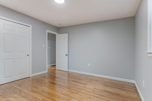 121 Fir Ave, Tiverton RI  02878-1640 exterior