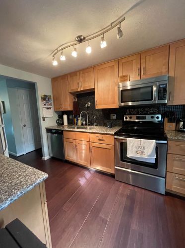 12071 Hazelhurst Dr, Cincinnati, OH 45240-1237