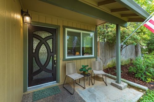 6 Mckinley Ln, Chico CA  95973-7848 exterior