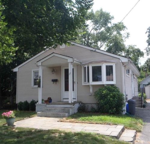 23 Pearl Ave, North Providence RI  02905-2639 exterior